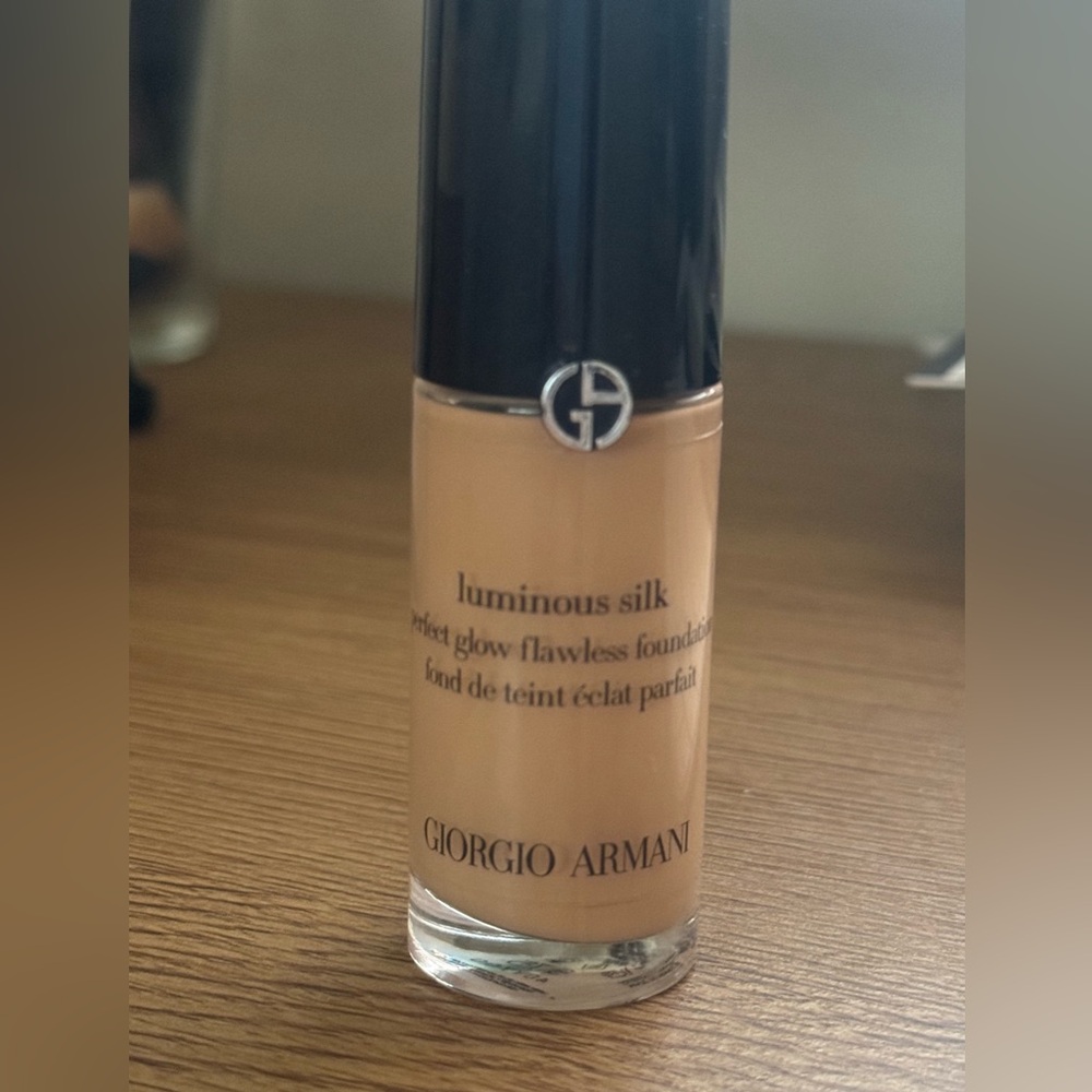 Giorgio Armani Luminous Silk Foundation - Warm Tan